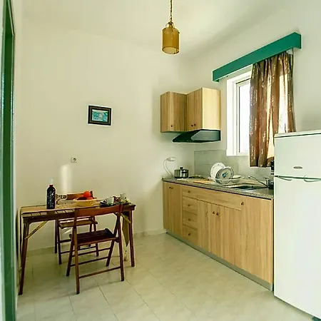 Lefteris Near Ialysos 호텔 2*