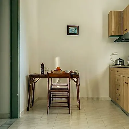 Lefteris Near Ialysos 호텔 2*